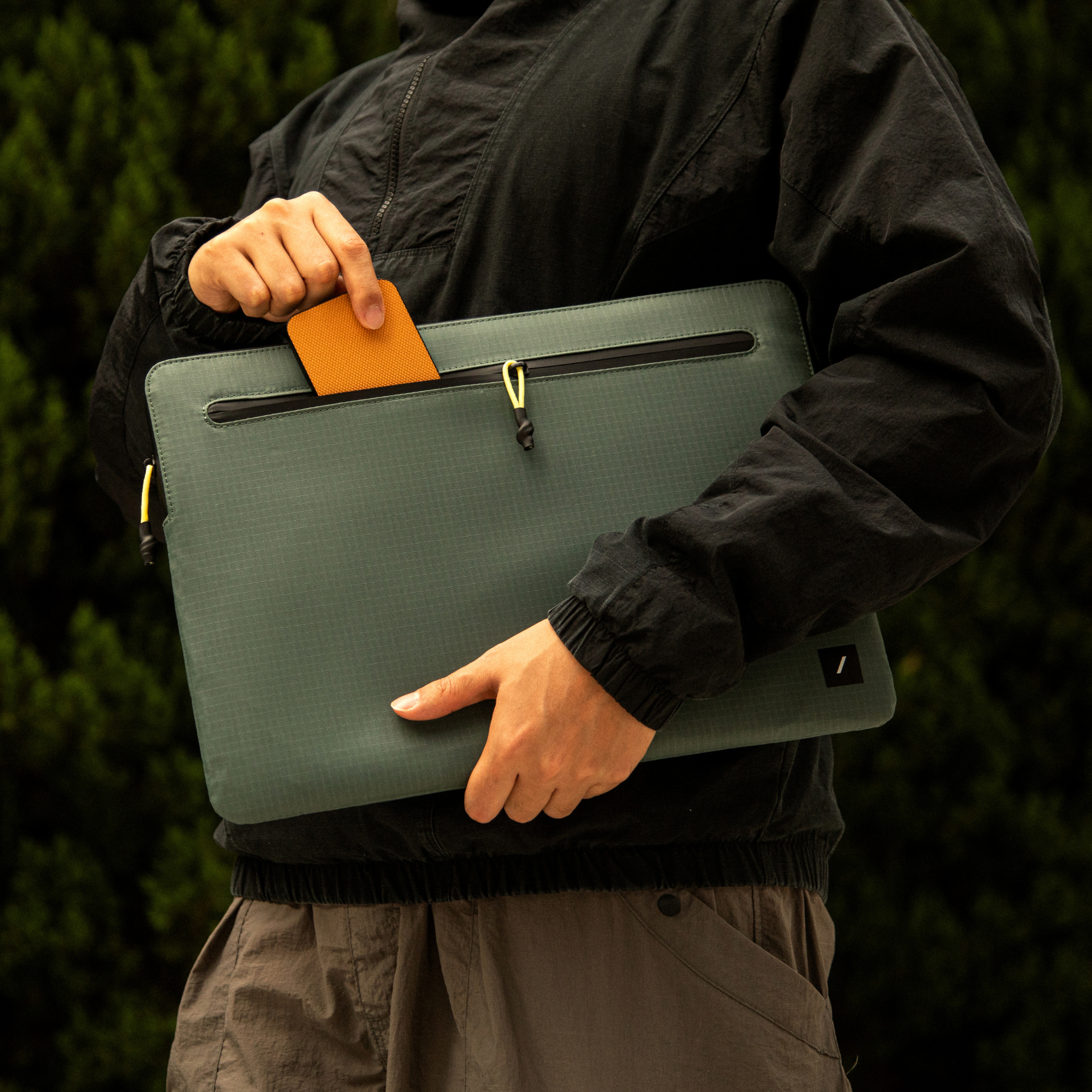 غطاء Native Union Ultralight لجهاز MacBook Pro مقاس 14"