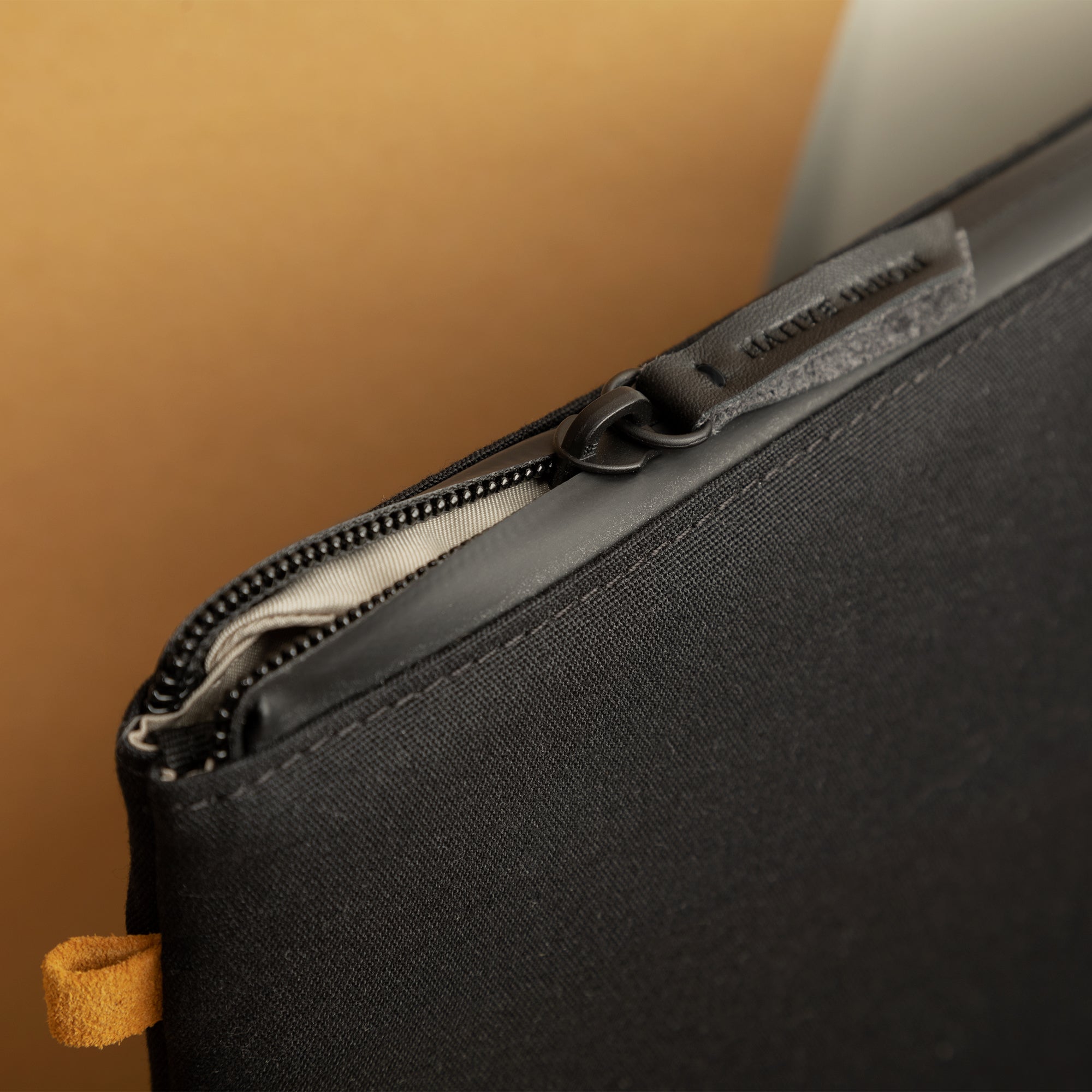 غطاء Native Union W.F.A لجهاز MacBook Pro 16"