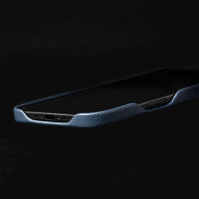 حافظة Native Union (Re)Classic لهاتف iPhone 17 Pro Max / 17 Pro