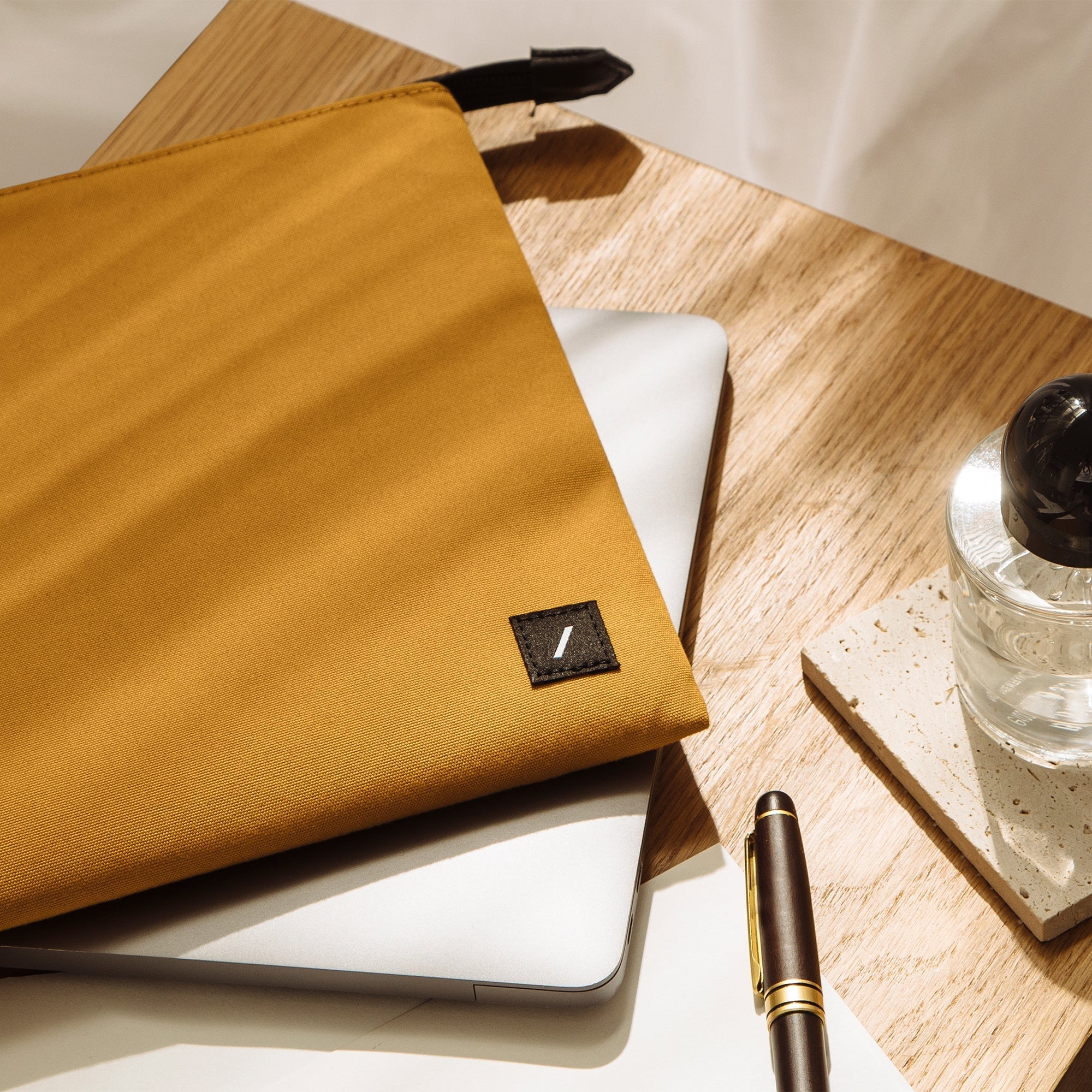 غطاء Native Union W.F.A لجهاز MacBook Pro مقاس 14"