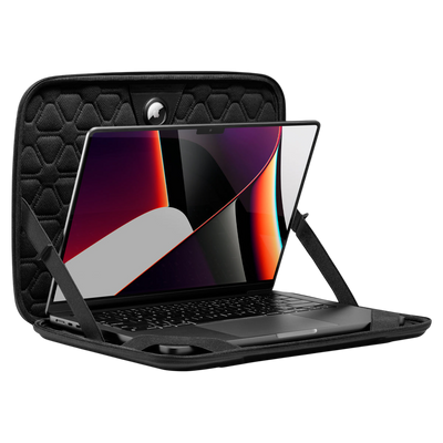 حقيبة Spigen Rugged Armor Pro لجهاز MacBook Pro 16"