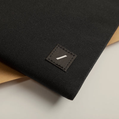 غطاء Native Union W.F.A لجهاز MacBook Pro 16"