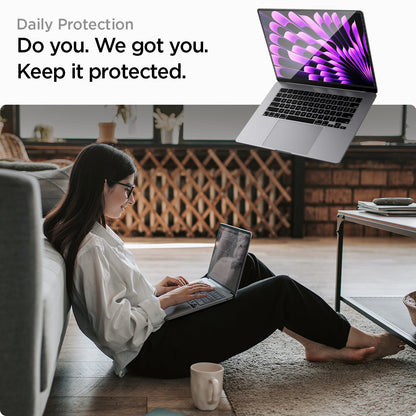 واقي شاشة Spigen GLAS.tR SLIM لجهاز MacBook Air (M4 / M3 / M2)